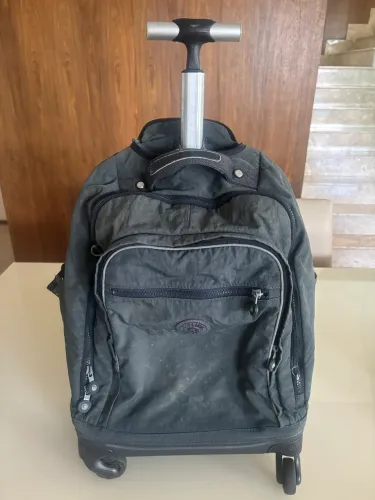 Mochila Kipling azul marinho