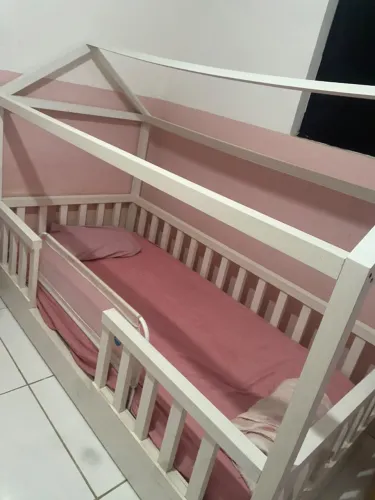 cama montessoriana