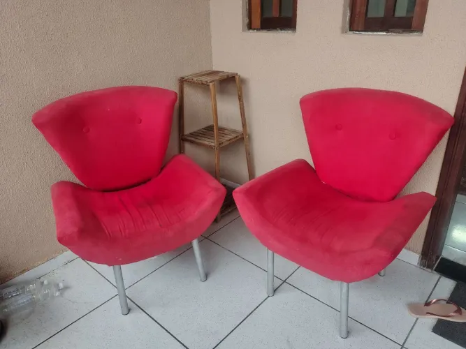 Poltrona / cadeira canoa com pés de alumínio