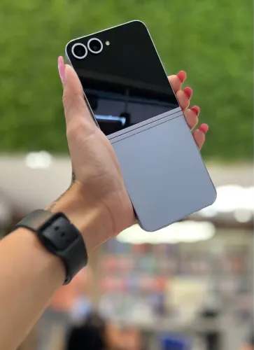 Samsung Galaxy Z Flip 6 5G 256GB/12GB RAM seminovo super conservado