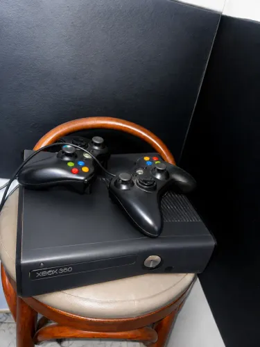Xbox 360 Slim Revisado e Desbloqueado - Completo! 