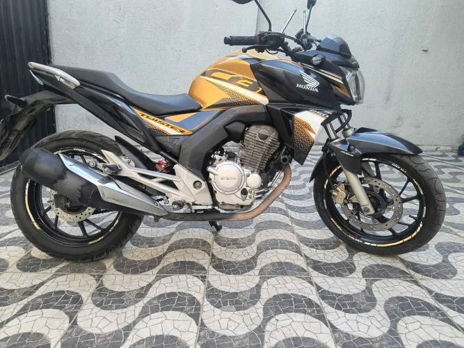 Vendo CB Twister 2020/ABS 