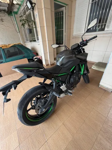 Z650 2024 zero detalhes