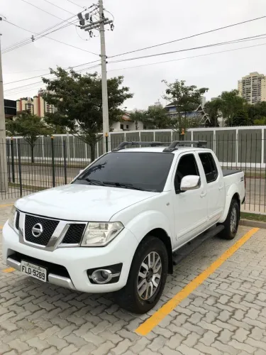 Nissan Frontier SL CD 4X4 2.5tb Diesel AUT 2014