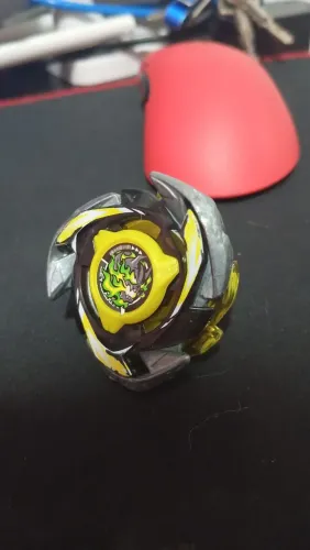 Beyblade X Hells Brave J 4-70 GF e proto lauchers