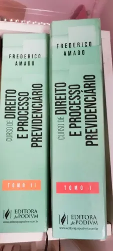 Direito previdenciário. Os dois volumes por R$ 80.