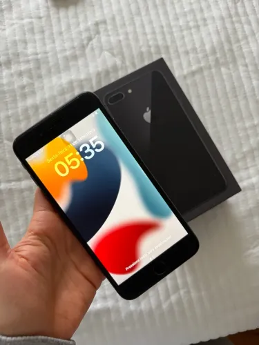 iPhone 8 Plus 