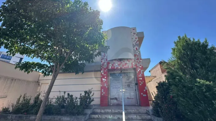 Sobrado à venda, 500 m² por R$ 3.800.000,00 - Vila Ipiranga - Londrina/PR