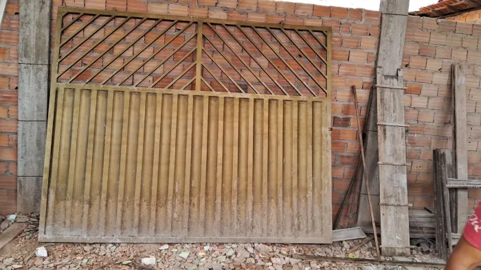 Vende-se portão de garagem