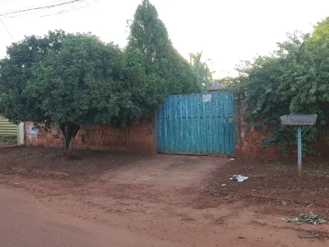 Casa de esquina no Pioneiros