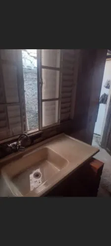 Alugo quartos com garagem poá