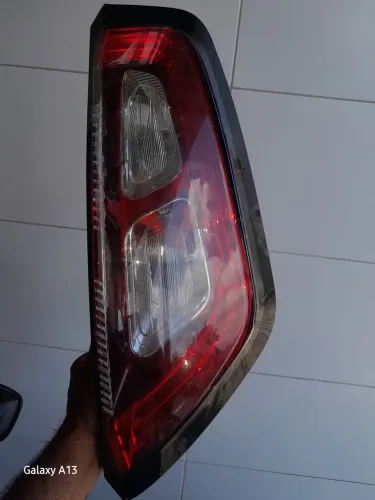 Lanterna traseira punto 2013