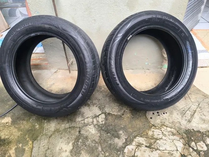 Pneus aro 15 185/60 meia vida pra vender logo