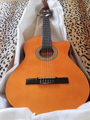 Violão eletroacústico Giannini novo