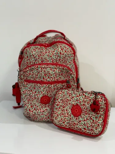Mochila Kipling + Estojo Kipling 100 Pens - Conjunto