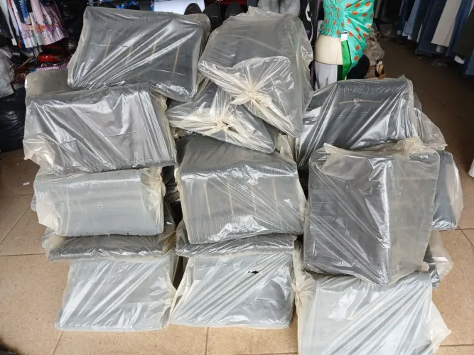 Cabides NOVO 2000 unid por 1500 reais