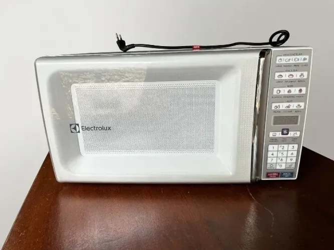 Micro-ondas Electrolux 34L - Seminovo, Excelente Estado