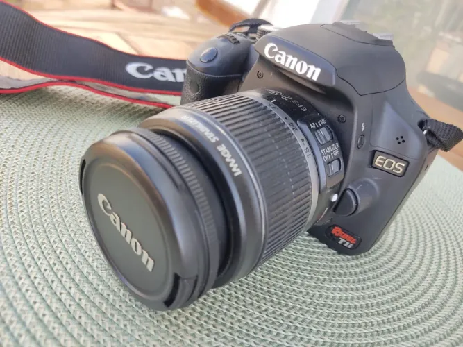 Câmera Canon EOS Rebel T1i + Lente 18-55mm IS + Kit Completo