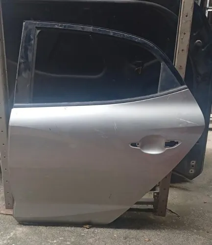 porta traseira esquerda hyundai hb20 20/22