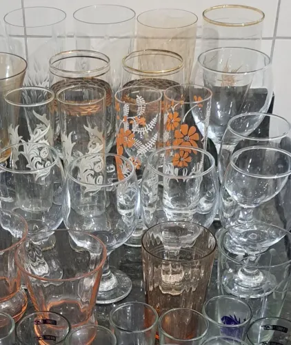Lotes de lindos copos de cristais e comuns