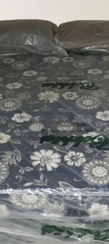 Cama Box casal com 2 travesseiros de brinde