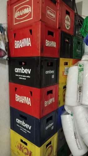 Vendo 20 caixa de vasilhames a 55 unidades