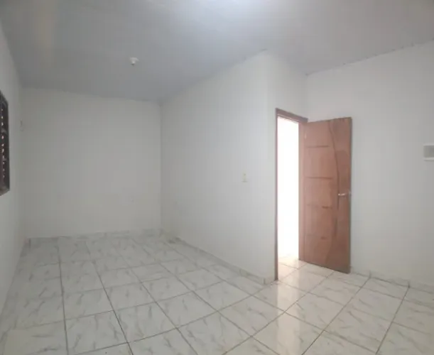 alugo casa com 03 quarto, bairro Jd Imperial, Cuiabá/MT