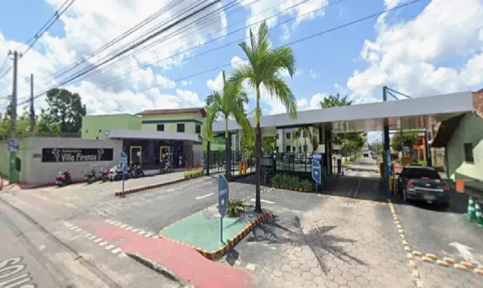 ALUGO CASA 250M² DE 4 QUARTOS EM CONDOMINIO FECHADO NO 40 HORAS