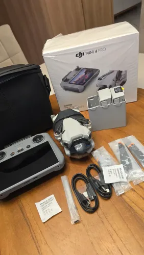 Drone DJI Mini 4 Pro - Combo Fly more
