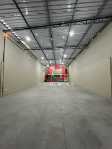 Aluguel de Galpão em Vila Guilherme - 200m² Próximo a Vias de Acesso por R$ 10.000