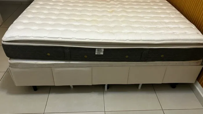 Vendo cama Queen Castor