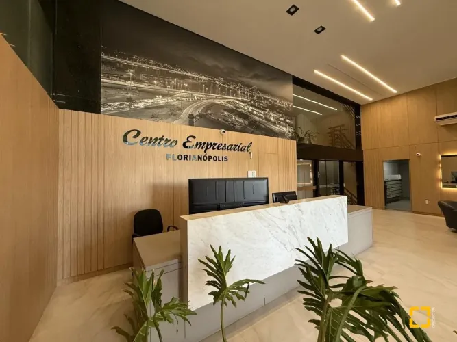 Auditório com 531 m², no Centro Empresarial Florianópolis, na Beira Mar Norte