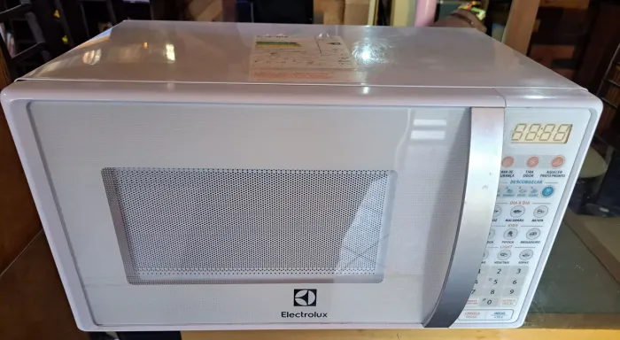 Micro-ondas Electrolux 20ltrs em perfeito estado funcionando perfeitamente