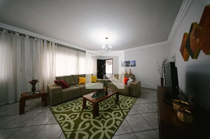 Casa à Venda - Jardim Maringá, 3 Quartos, 196 m2