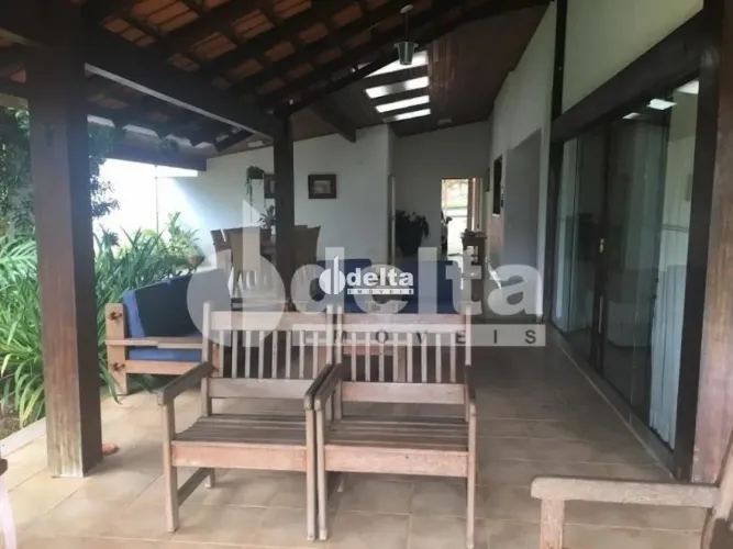Casa no condomínio Morada do Sol disponível para venda em Uberlândia-MG