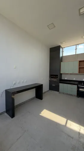 Apartamento com área gourmet e piscina no bairro Shell