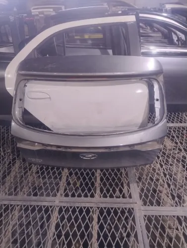 tampa de mala do HB20 Hatch 2021 em diante 