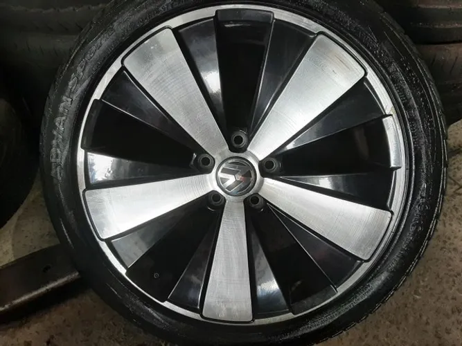 Roda aro 18 Vw fusca tsi preta com diamantado 5x112 com pneus