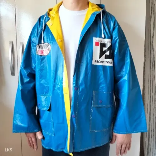 Capa de chuva (Kondo Masahiko Racing car Japan).