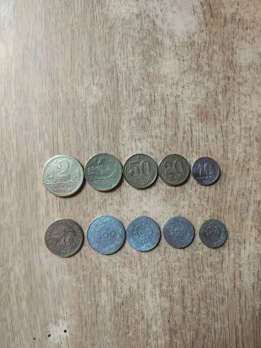 lote 10 moedas antigas do Brasil leia o anúncio todo VENDO