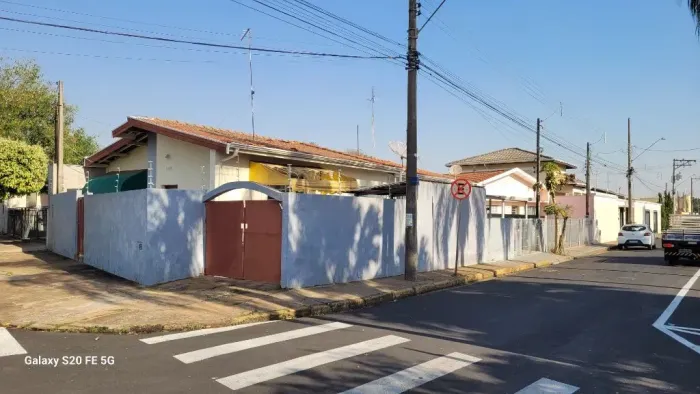 Casa à venda no Bairro Vila Jose Kalil Aun em Cosmópolis
