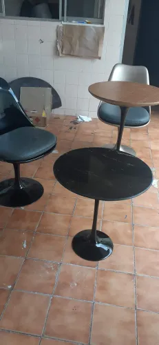 Mesa lateral saarinen tampos em mármore, granito e mdf laqueado e revestido
