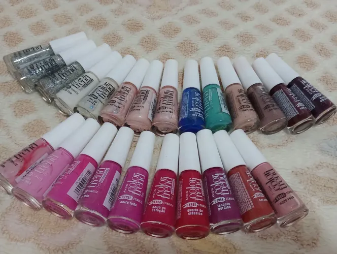 Esmalte Avon Color Trend 5,00 cada