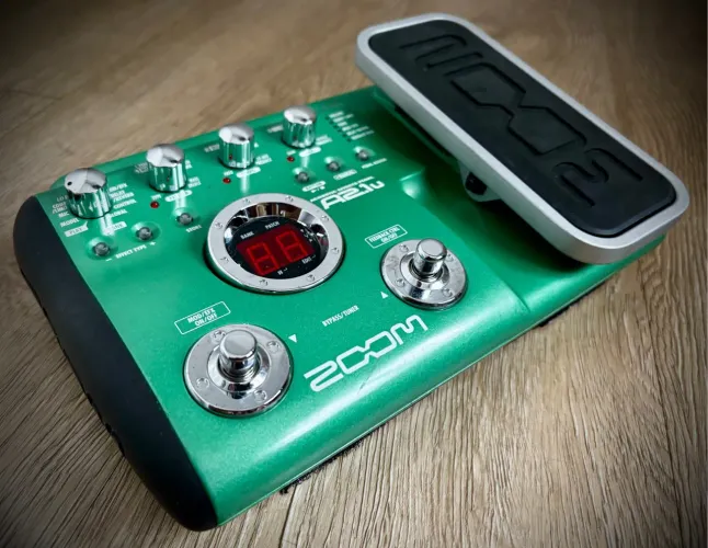 Pedaleira Zoom A2.1u para violão 