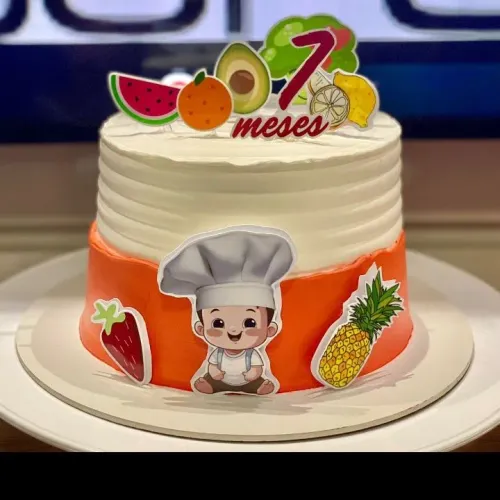 BOLO CHANTININHO + 30 DOCES PERSONALIZADOS EM PASTA AMERICANA 