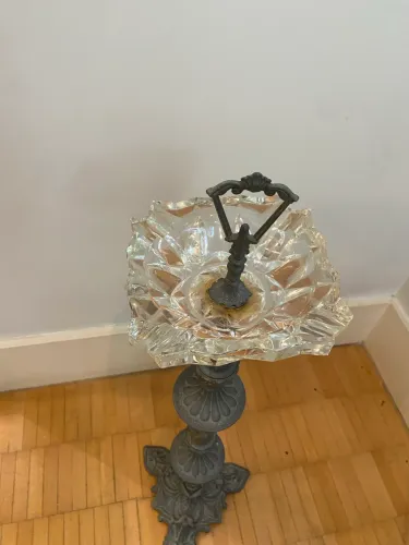Cinzeiro de pedestal de cristal vintage