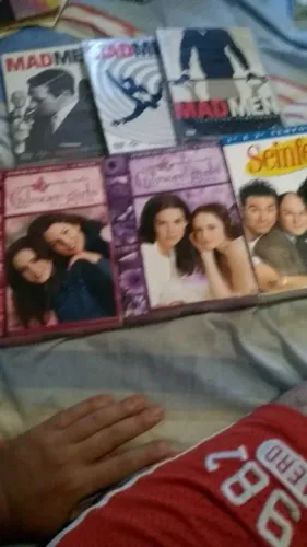 Lote de DVDs - Mad Men, Seinfeld, Glee e Gilmore Girls ( estão incompletas)
