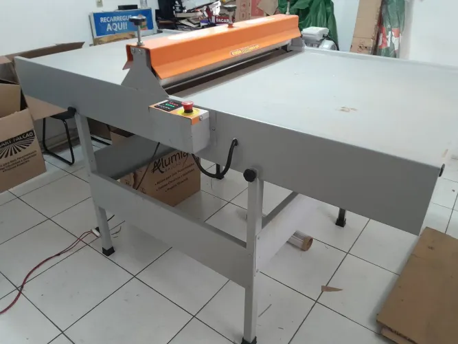Máquina Extenso Corte e Vinco Automática