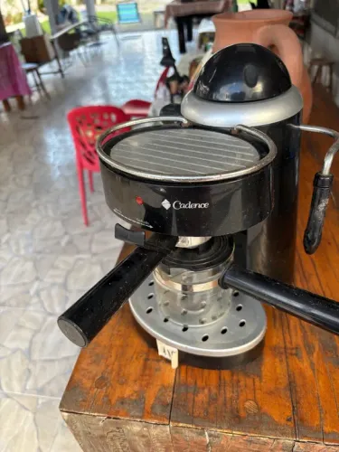 Cafeteira Cadence - Semi-nova 110v
