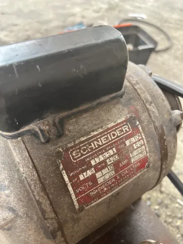 Motor indução 127v  Schneider 
